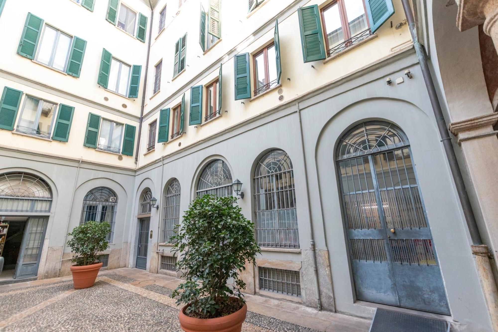Luxury Apartment Near Duomo Italia 38 Milán Exterior foto